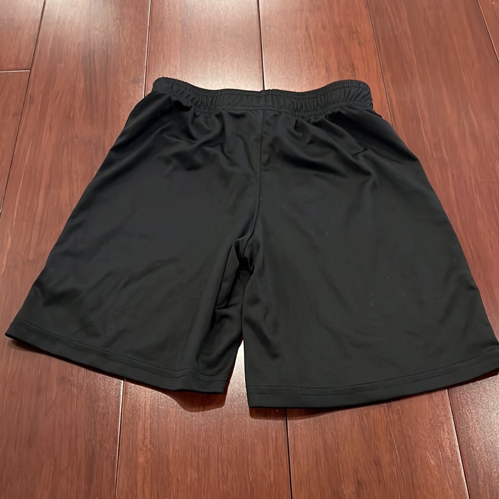 Under Armour shorts - Picture 2 of 4